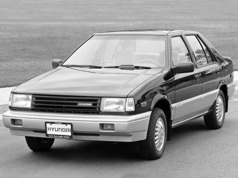  Hyundai Excel Sedan 1987 года  (US) (фото 3 из 6)